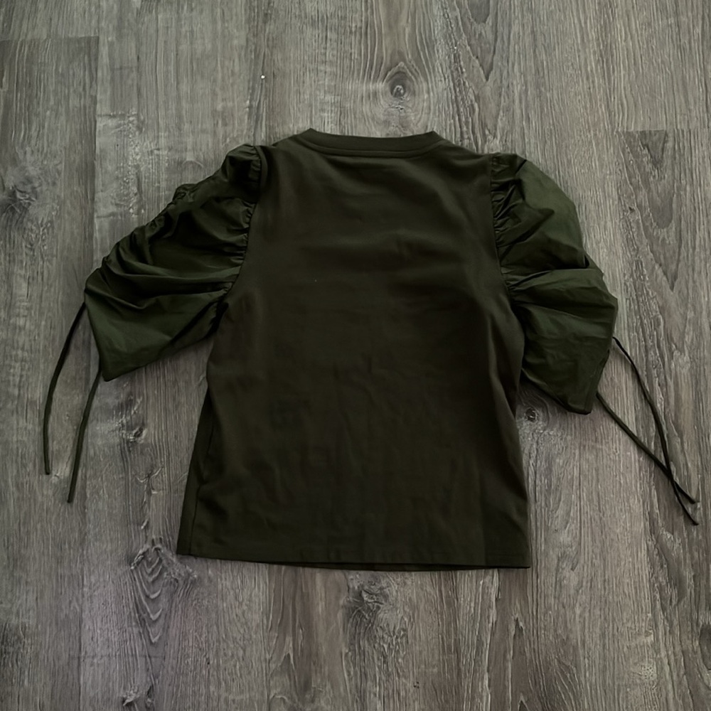 Frame Ruched Tie Sleeve Tee In Fatigue - Picture 3 of 7